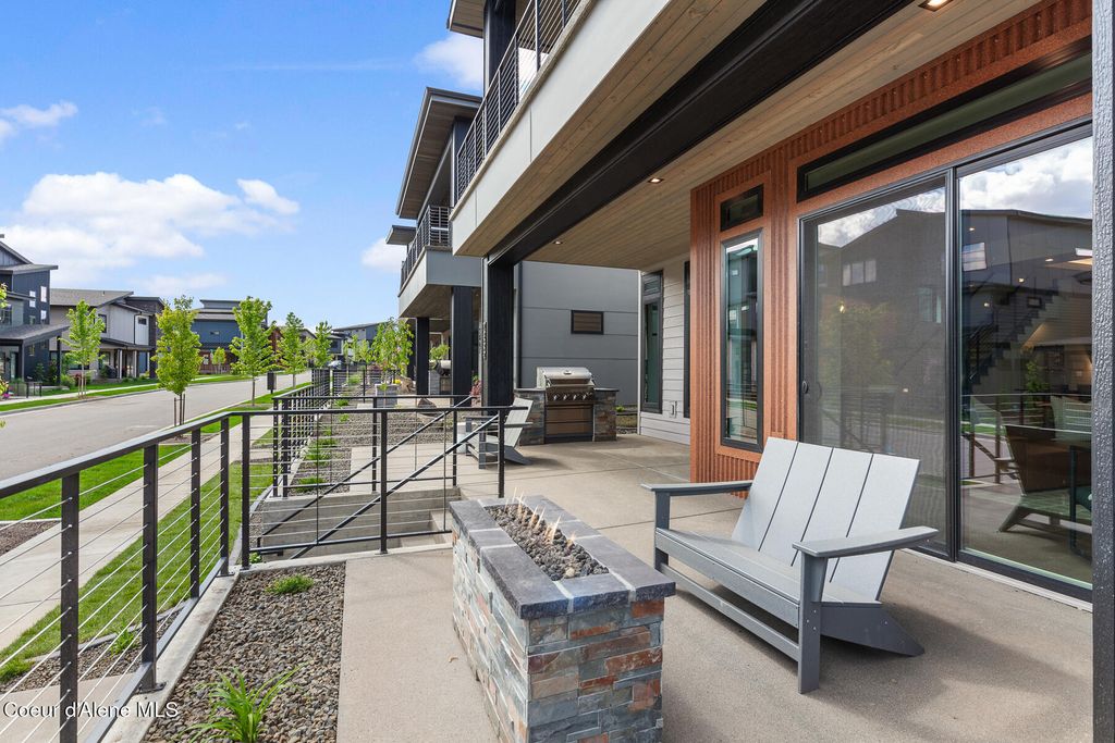 2855 W Lumber Lane, Coeur d'Alene, ID 83814 photo 2