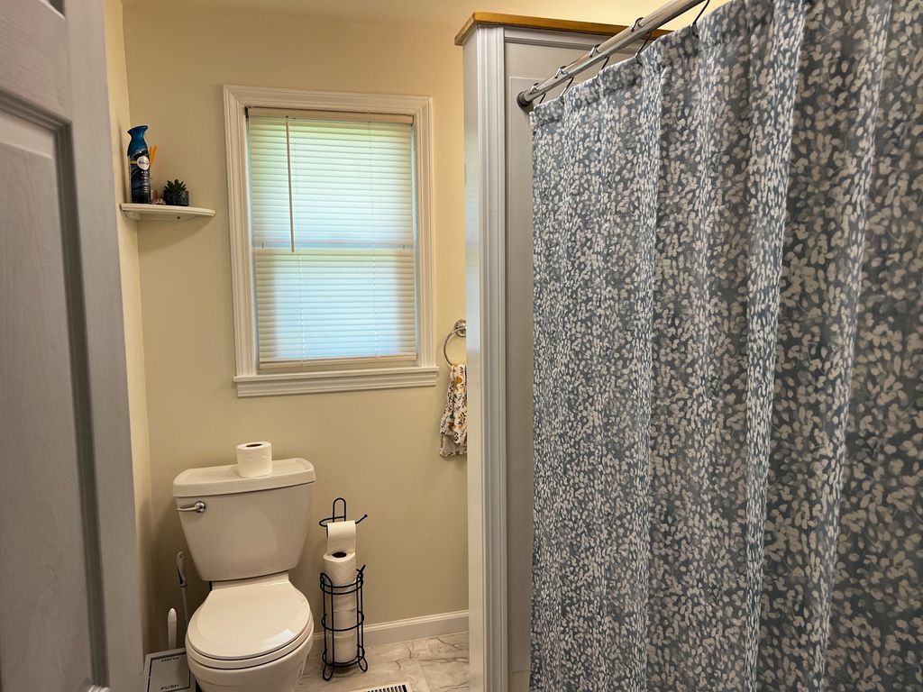 Image 17 of property listing at 1113 Bel Aire Drive, Mt Vernon, IL 62864