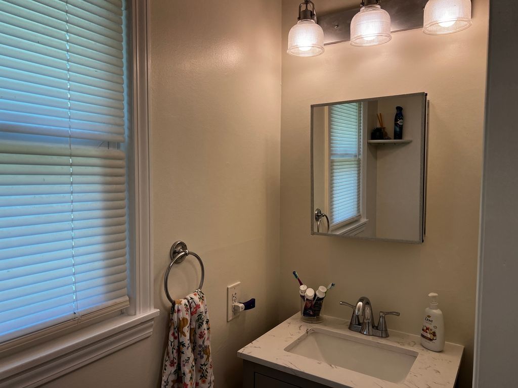 Image 18 of property listing at 1113 Bel Aire Drive, Mt Vernon, IL 62864