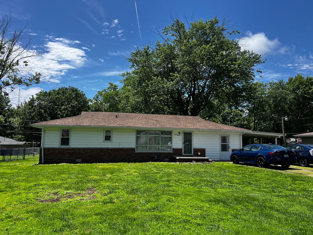 Image 19 of property listing at 1113 Bel Aire Drive, Mt Vernon, IL 62864
