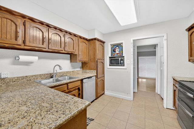 6905 Yorkston Street, Watauga, TX 76148
