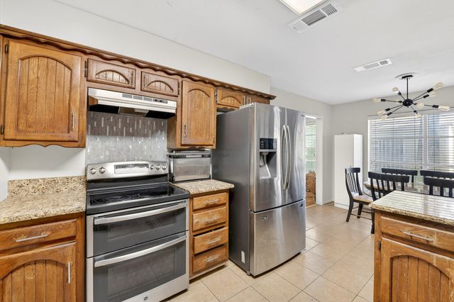 6905 Yorkston Street, Watauga, TX 76148