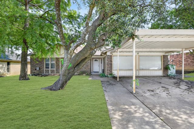 6905 Yorkston Street, Watauga, TX 76148
