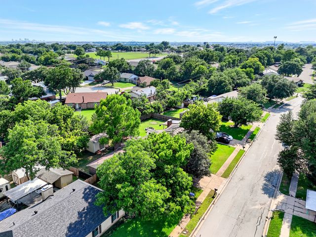 6905 Yorkston Street, Watauga, TX 76148