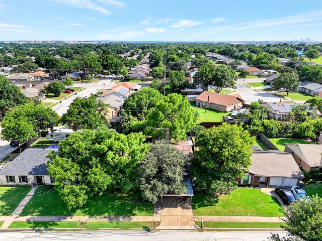 6905 Yorkston Street, Watauga, TX 76148