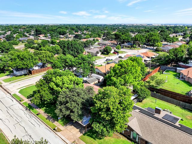 6905 Yorkston Street, Watauga, TX 76148