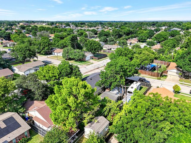 6905 Yorkston Street, Watauga, TX 76148