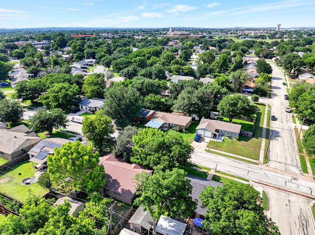 6905 Yorkston Street, Watauga, TX 76148