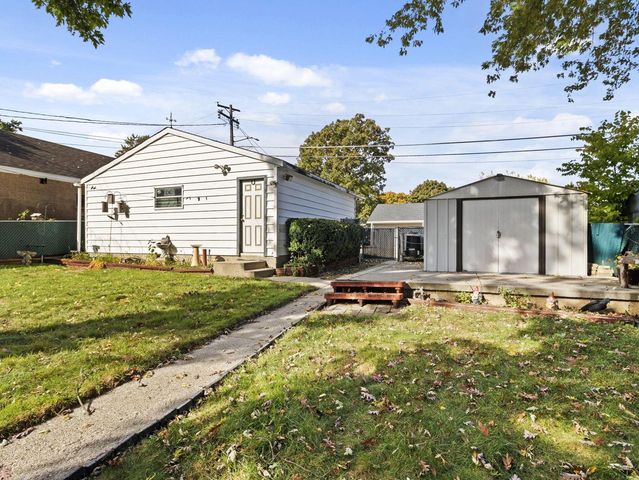 8524 W Beloit ROAD, West Allis, WI 53227