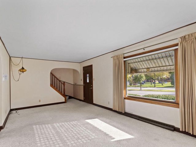 8524 W Beloit ROAD, West Allis, WI 53227