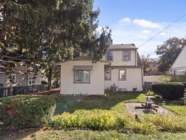 8524 W Beloit ROAD, West Allis, WI 53227