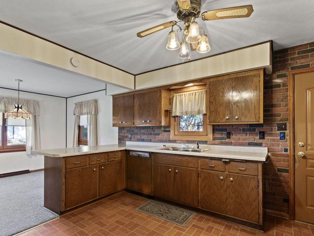 8524 W Beloit ROAD, West Allis, WI 53227