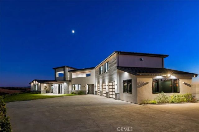 888 Camino Vina, Paso Robles, CA 93446