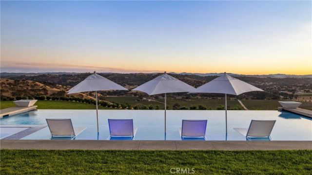 888 Camino Vina, Paso Robles, CA 93446
