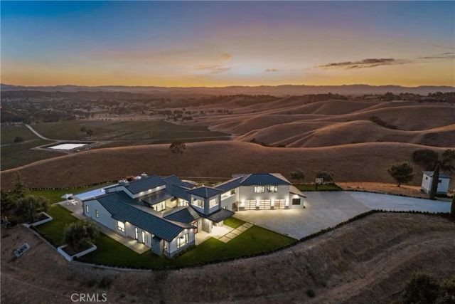 888 Camino Vina, Paso Robles, CA 93446