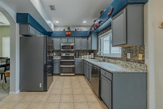 11022 SAILBROOKE DR, Riverview, FL 33579