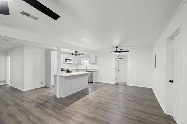 3577 Geeker St, Pensacola, FL 32514