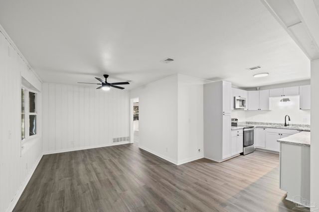 3577 Geeker St, Pensacola, FL 32514