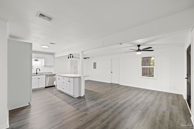 3577 Geeker St, Pensacola, FL 32514