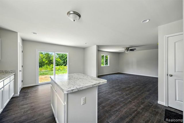 5754 Copper Tree Park, Waterford, MI 48327