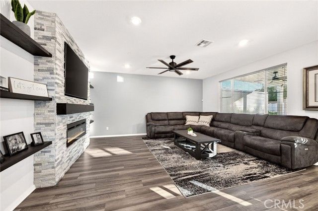 27049 Maltese, Menifee, CA 92584