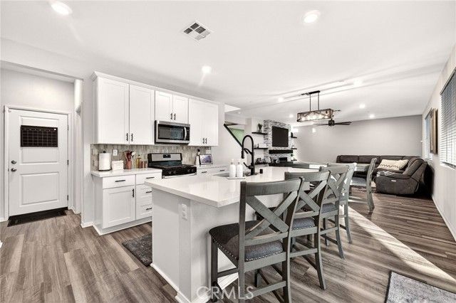 27049 Maltese, Menifee, CA 92584