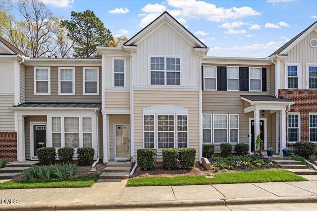 5229 Moonview Court, Raleigh, NC 27606