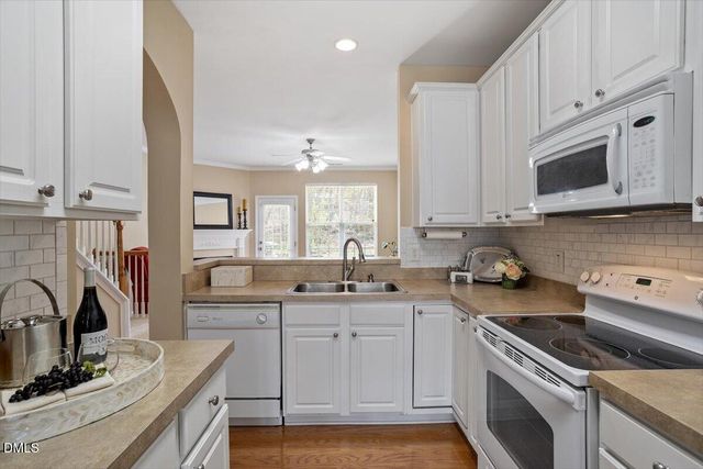 5229 Moonview Court, Raleigh, NC 27606