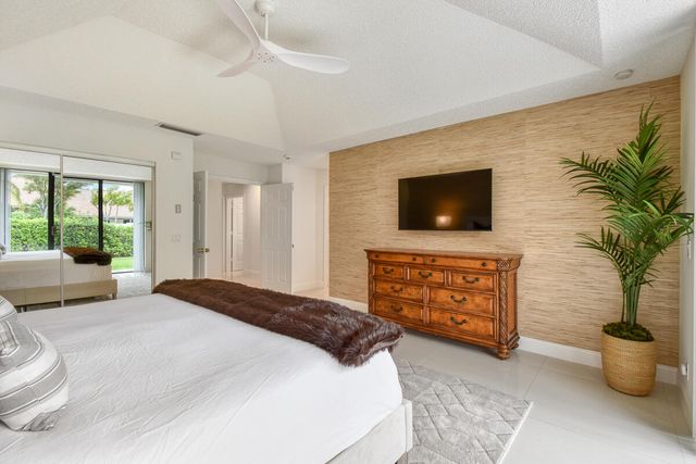 145 Coventry Place, Palm Beach Gardens, FL 33418