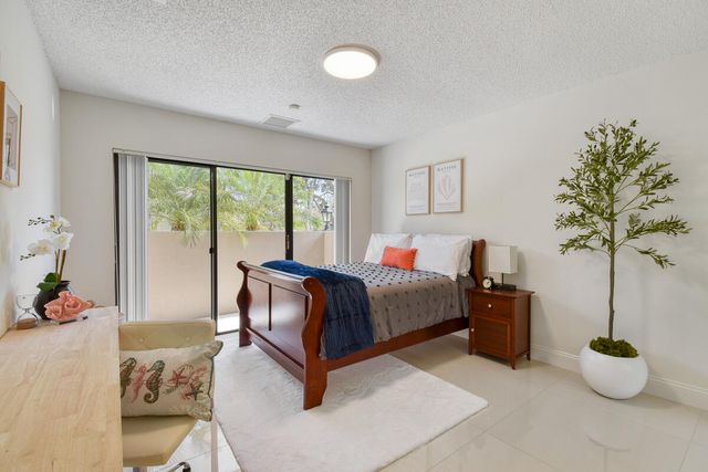 145 Coventry Place, Palm Beach Gardens, FL 33418