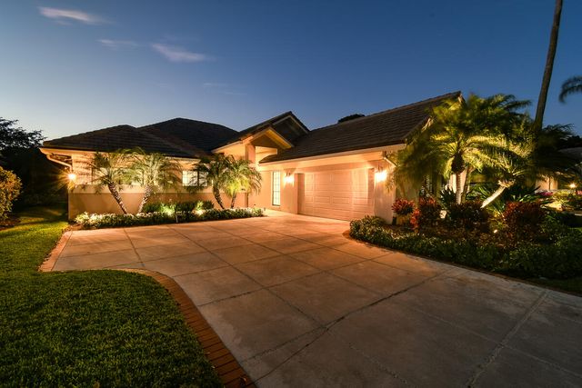 145 Coventry Place, Palm Beach Gardens, FL 33418