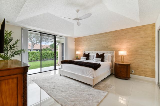 145 Coventry Place, Palm Beach Gardens, FL 33418