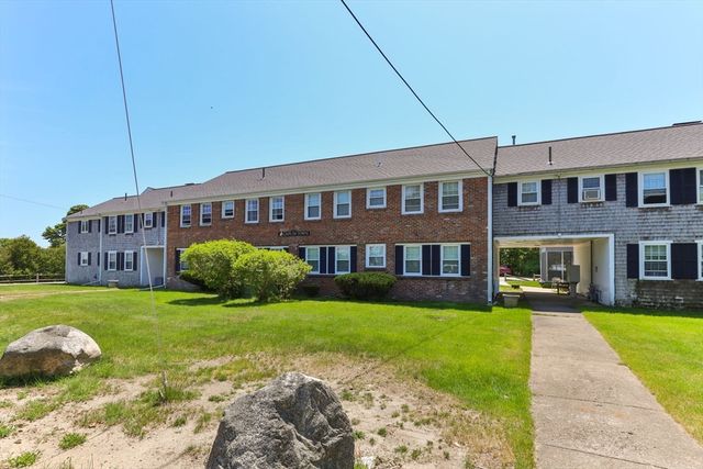 221 Upper County Rd 106, Dennis, MA 02639