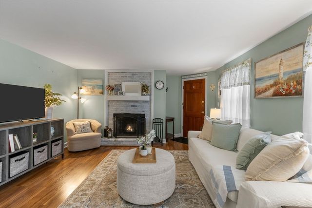 221 Upper County Rd 106, Dennis, MA 02639