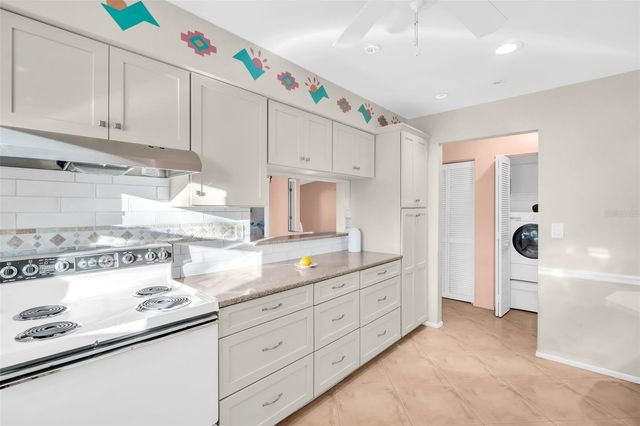 3251 MCMATH DRIVE, Palm Harbor, FL 34684