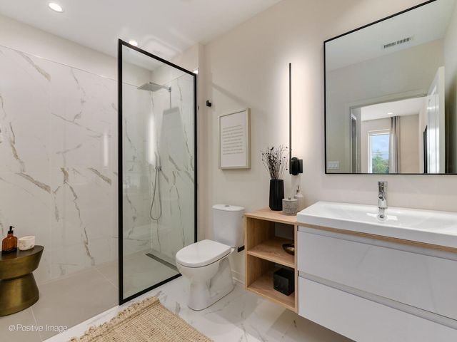 2811 Thatcher Avenue 301, River Grove, IL 60171