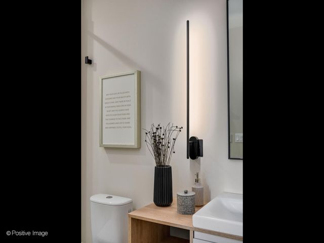 2811 Thatcher Avenue 301, River Grove, IL 60171