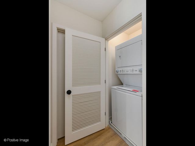 2811 Thatcher Avenue 301, River Grove, IL 60171