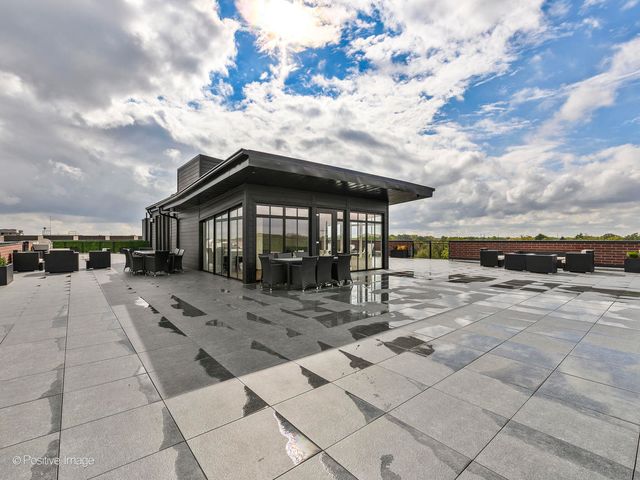 2811 Thatcher Avenue 301, River Grove, IL 60171