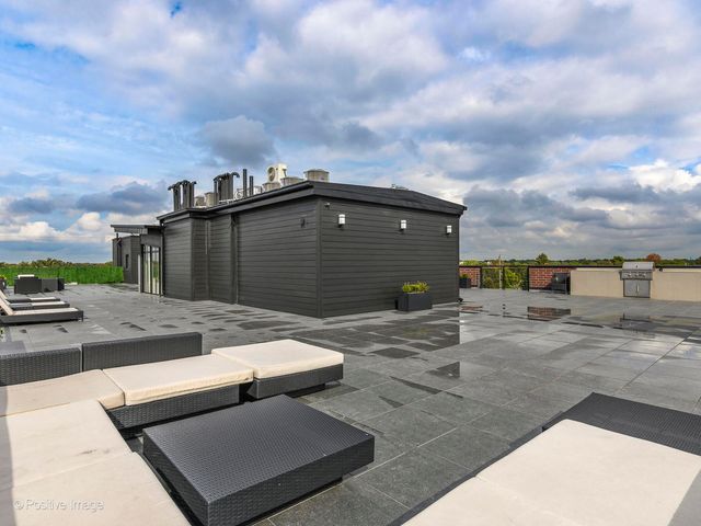 2811 Thatcher Avenue 301, River Grove, IL 60171