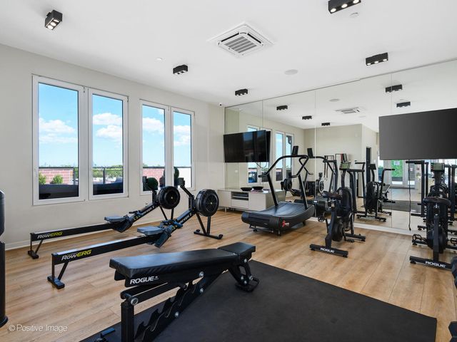 2811 Thatcher Avenue 301, River Grove, IL 60171