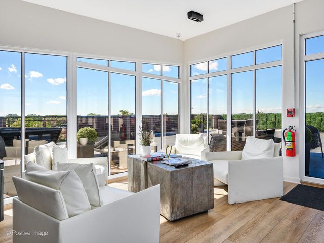 2811 Thatcher Avenue 301, River Grove, IL 60171