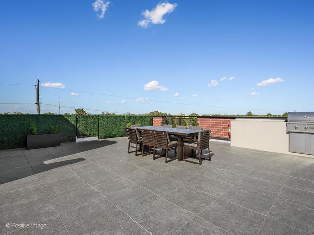 2811 Thatcher Avenue 301, River Grove, IL 60171