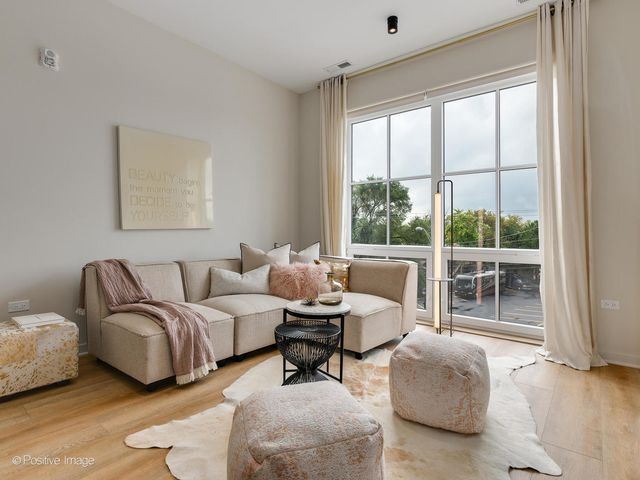 2811 Thatcher Avenue 301, River Grove, IL 60171