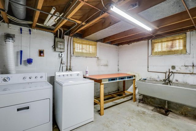 1013 Lowell STREET, Two Rivers, WI 54241