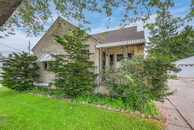1013 Lowell STREET, Two Rivers, WI 54241