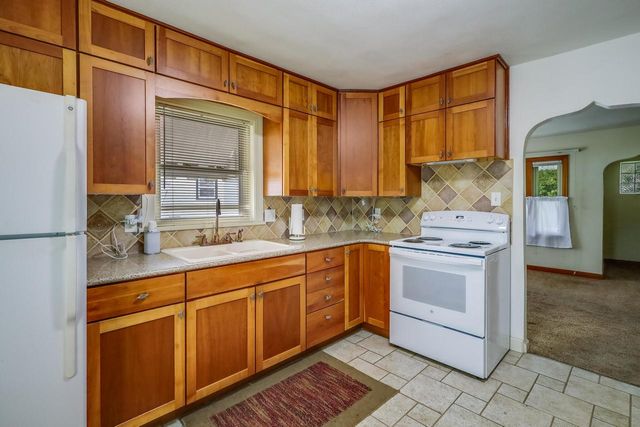 1013 Lowell STREET, Two Rivers, WI 54241