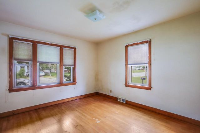 1013 Lowell STREET, Two Rivers, WI 54241