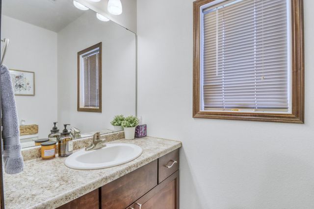 5001 44th Street S, Fargo, ND 58104