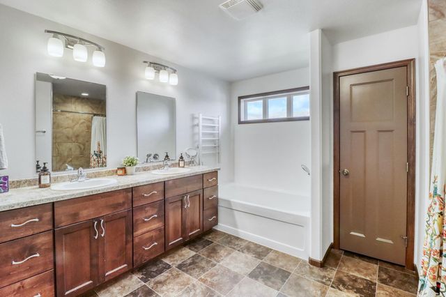 5001 44th Street S, Fargo, ND 58104
